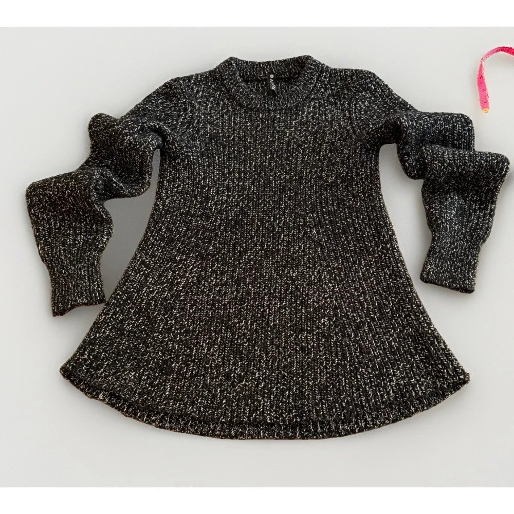 Athleta Sierra Crew Sweater XS Black Gray Wool Blend Swing A-Line